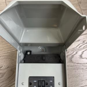 Outdoor Outlet Box /Electric Box with Plug and Cover 20AMP GFCI